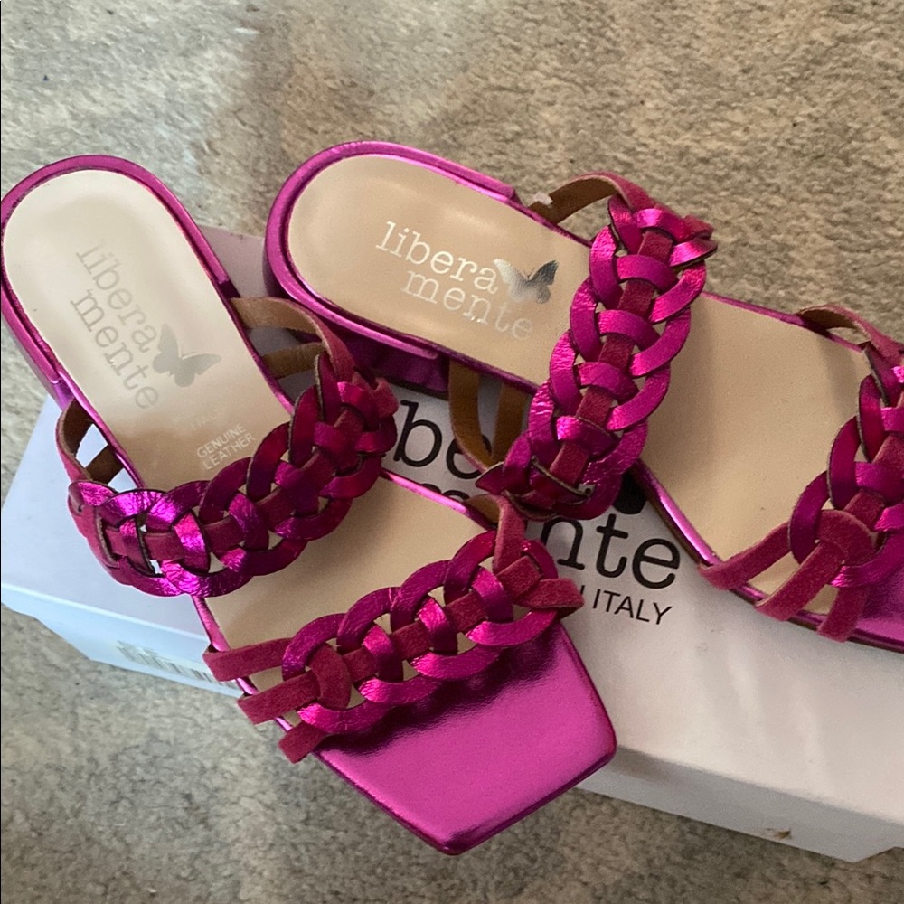 Libera Mente Women's Pink Sandals